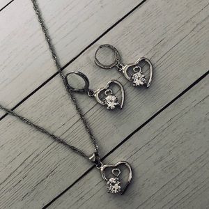 Sterling silver heart earring & necklace set
